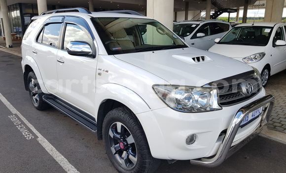 Buy Used Toyota Fortuner White Car in Mbabane in Manzini Buy Used Toyota Fortuner White Car in Mbabane in Manzini