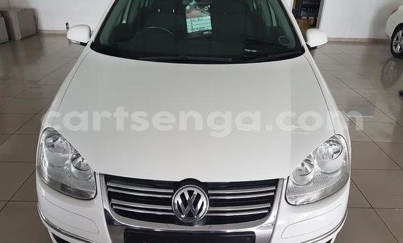 Nunua Ilio tumika Volkswagen Jetta White Gari ndani ya Manzini nchini Manzini Nunua Ilio tumika Volkswagen Jetta White Gari ndani ya Manzini nchini Manzini