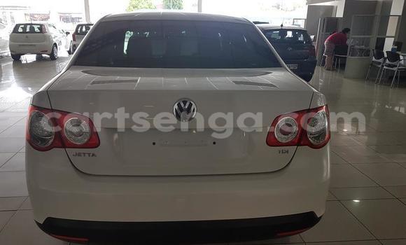 Nunua Ilio tumika Volkswagen Jetta White Gari ndani ya Manzini nchini Manzini Nunua Ilio tumika Volkswagen Jetta White Gari ndani ya Manzini nchini Manzini