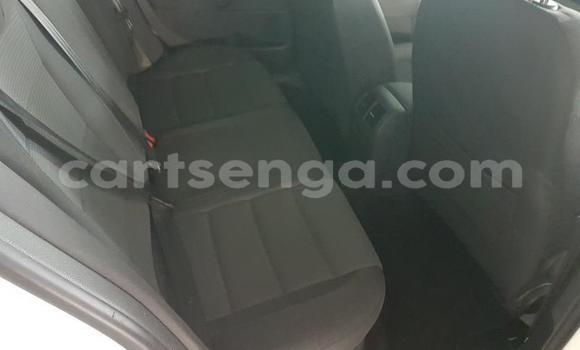 Nunua Ilio tumika Volkswagen Jetta White Gari ndani ya Manzini nchini Manzini Nunua Ilio tumika Volkswagen Jetta White Gari ndani ya Manzini nchini Manzini