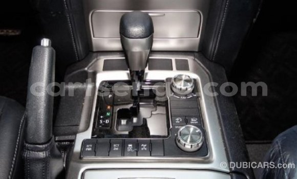 Nunua Imported Toyota Land Cruiser White Gari ndani ya Import - Dubai nchini Hhohho Nunua Imported Toyota Land Cruiser White Gari ndani ya Import - Dubai nchini Hhohho