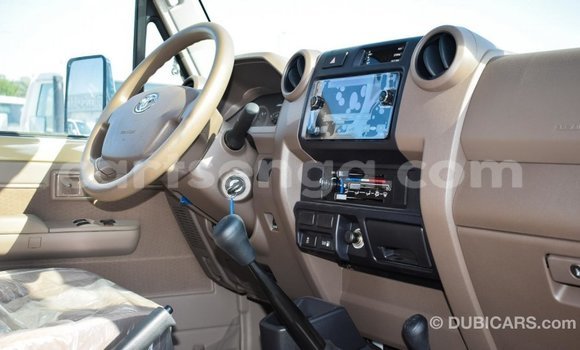 Buy Import Toyota Land Cruiser Beige Car in Import - Dubai in Hhohho Buy Import Toyota Land Cruiser Beige Car in Import - Dubai in Hhohho