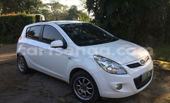 Buy Used Hyundai i20 White Car in Manzini in Swaziland Buy Used Hyundai i20 White Car in Manzini in Swaziland
