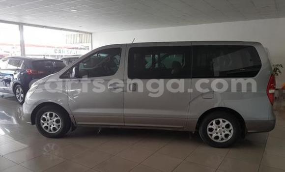 Acheter Occasion Voiture Hyundai H1 Gris à Manzini, Manzini Acheter Occasion Voiture Hyundai H1 Gris à Manzini, Manzini