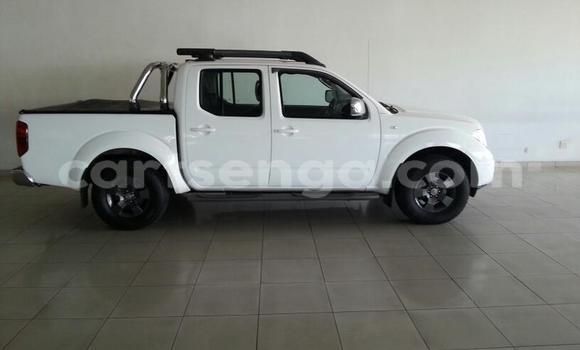 Nunua Ilio tumika Nissan Navara White Gari ndani ya Manzini nchini Manzini Nunua Ilio tumika Nissan Navara White Gari ndani ya Manzini nchini Manzini