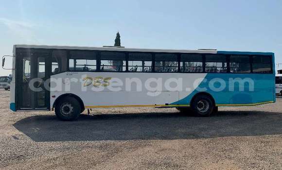 Buy Used Volkswagen Multivan White Car in Mbabane in Manzini Buy Used Volkswagen Multivan White Car in Mbabane in Manzini