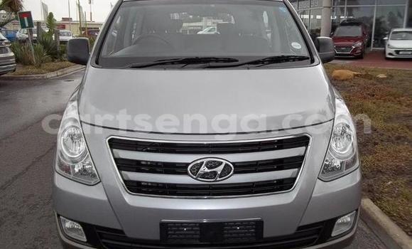 Nunua Ilio tumika Hyundai H1 Silver Gari ndani ya Manzini nchini Manzini Nunua Ilio tumika Hyundai H1 Silver Gari ndani ya Manzini nchini Manzini