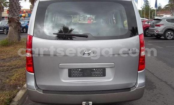 Nunua Ilio tumika Hyundai H1 Silver Gari ndani ya Manzini nchini Manzini Nunua Ilio tumika Hyundai H1 Silver Gari ndani ya Manzini nchini Manzini