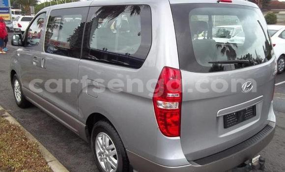 Nunua Ilio tumika Hyundai H1 Silver Gari ndani ya Manzini nchini Manzini Nunua Ilio tumika Hyundai H1 Silver Gari ndani ya Manzini nchini Manzini