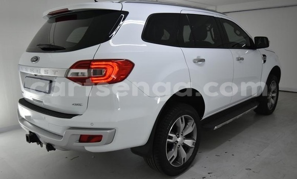 Acheter Occasion Voiture Ford Everest Blanc à Mondi, Hhohho Acheter Occasion Voiture Ford Everest Blanc à Mondi, Hhohho