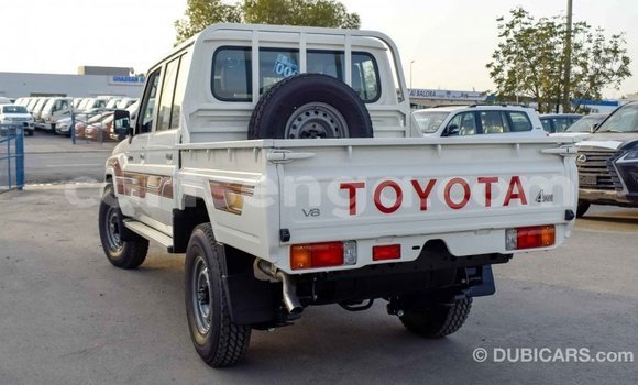 Buy Import Toyota Pickup White Car in Import - Dubai in Hhohho Buy Import Toyota Pickup White Car in Import - Dubai in Hhohho