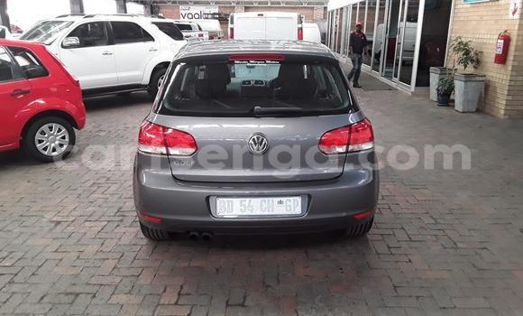 Nunua Ilio tumika Volkswagen Golf Silver Gari ndani ya Mbabane nchini Manzini Nunua Ilio tumika Volkswagen Golf Silver Gari ndani ya Mbabane nchini Manzini