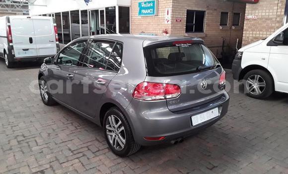 Nunua Ilio tumika Volkswagen Golf Silver Gari ndani ya Mbabane nchini Manzini Nunua Ilio tumika Volkswagen Golf Silver Gari ndani ya Mbabane nchini Manzini