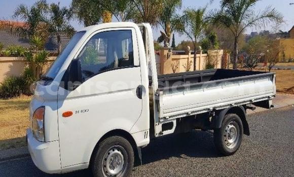 Acheter Occasion Utilitaire Hyundai H200 Blanc à Import - Dubai, Hhohho Acheter Occasion Utilitaire Hyundai H200 Blanc à Import - Dubai, Hhohho