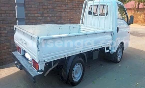 Acheter Occasion Utilitaire Hyundai H200 Blanc à Import - Dubai, Hhohho Acheter Occasion Utilitaire Hyundai H200 Blanc à Import - Dubai, Hhohho