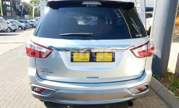 Buy Used Isuzu MU-X Silver Car in Malkerns in Manzini Buy Used Isuzu MU-X Silver Car in Malkerns in Manzini