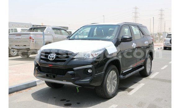 Acheter Import Voiture Toyota Fortuner Noir à Import - Dubai, Hhohho Acheter Import Voiture Toyota Fortuner Noir à Import - Dubai, Hhohho