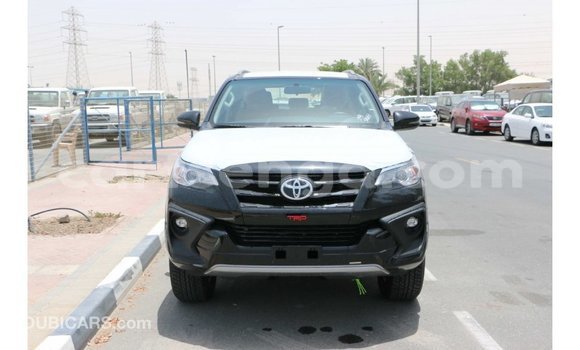 Acheter Import Voiture Toyota Fortuner Noir à Import - Dubai, Hhohho Acheter Import Voiture Toyota Fortuner Noir à Import - Dubai, Hhohho