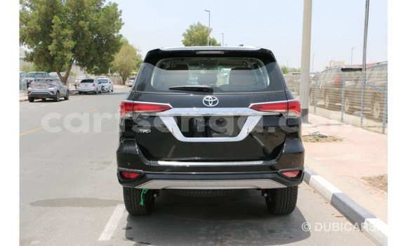 Acheter Import Voiture Toyota Fortuner Noir à Import - Dubai, Hhohho Acheter Import Voiture Toyota Fortuner Noir à Import - Dubai, Hhohho