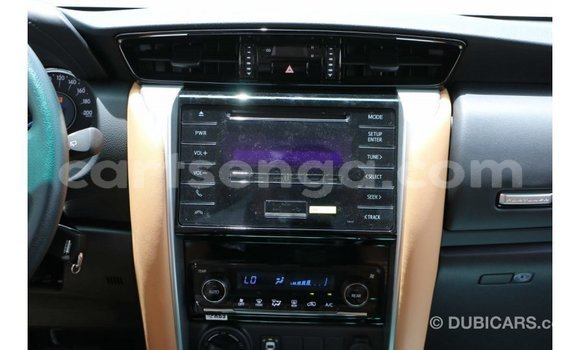 Acheter Import Voiture Toyota Fortuner Noir à Import - Dubai, Hhohho Acheter Import Voiture Toyota Fortuner Noir à Import - Dubai, Hhohho