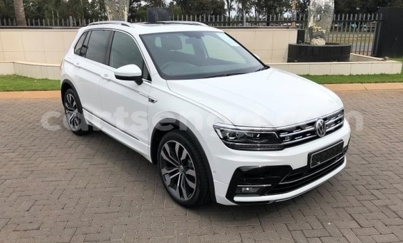 Buy Used Volkswagen Tiguan White Car in Ezulwini in Hhohho Buy Used Volkswagen Tiguan White Car in Ezulwini in Hhohho