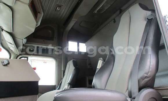 Nunua Ilio tumika Iveco Cargo White Lori ndani ya Import - Dubai nchini Hhohho Nunua Ilio tumika Iveco Cargo White Lori ndani ya Import - Dubai nchini Hhohho