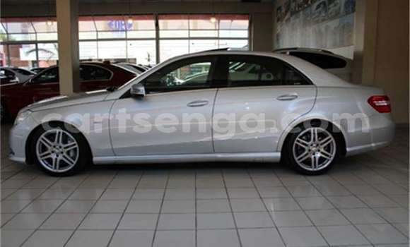 Buy Used Mercedes‒Benz E–Class Silver Car in Bulembu in Hhohho Buy Used Mercedes‒Benz E–Class Silver Car in Bulembu in Hhohho