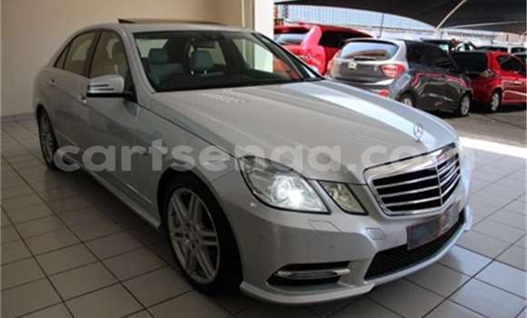 Buy Used Mercedes‒Benz E–Class Silver Car in Bulembu in Hhohho Buy Used Mercedes‒Benz E–Class Silver Car in Bulembu in Hhohho