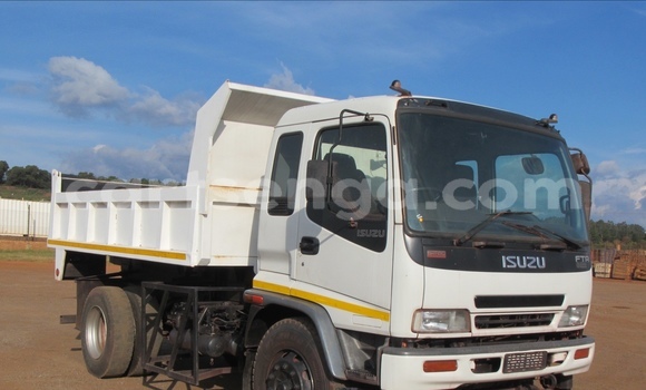 Acheter Occasion Utilitaire Isuzu FTR 850 Blanc à Lavumisa, Shiselweni District Acheter Occasion Utilitaire Isuzu FTR 850 Blanc à Lavumisa, Shiselweni District