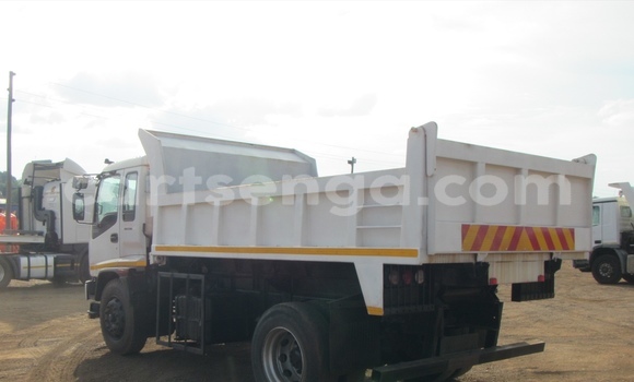 Acheter Occasion Utilitaire Isuzu FTR 850 Blanc à Lavumisa, Shiselweni District Acheter Occasion Utilitaire Isuzu FTR 850 Blanc à Lavumisa, Shiselweni District
