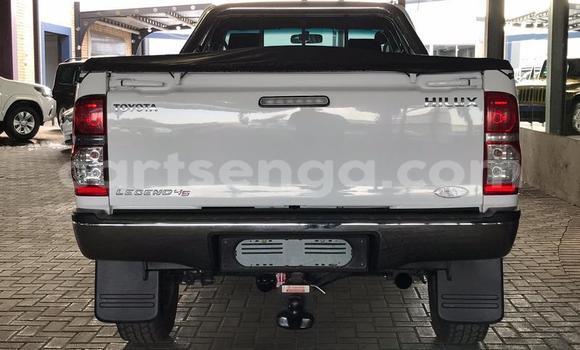 Buy Used Toyota Hilux White Car in Bulembu in Hhohho Buy Used Toyota Hilux White Car in Bulembu in Hhohho