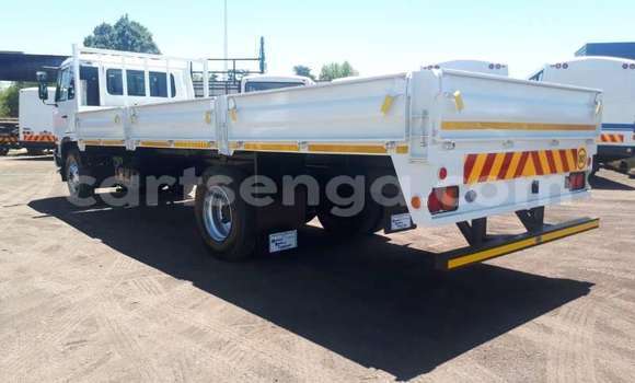 Buy Used Nissan UD White Truck in Hlatikulu in Shiselweni District Buy Used Nissan UD White Truck in Hlatikulu in Shiselweni District