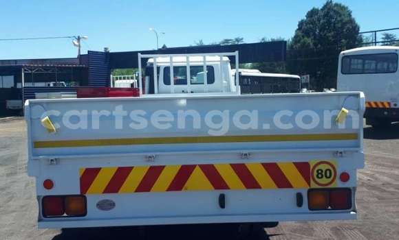 Buy Used Nissan UD White Truck in Hlatikulu in Shiselweni District Buy Used Nissan UD White Truck in Hlatikulu in Shiselweni District