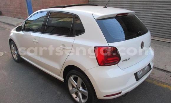 Nunua Ilio tumika Volkswagen Polo White Gari ndani ya Manzini nchini Manzini Nunua Ilio tumika Volkswagen Polo White Gari ndani ya Manzini nchini Manzini