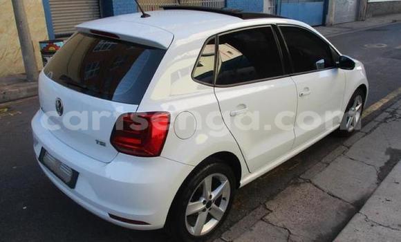 Nunua Ilio tumika Volkswagen Polo White Gari ndani ya Manzini nchini Manzini Nunua Ilio tumika Volkswagen Polo White Gari ndani ya Manzini nchini Manzini
