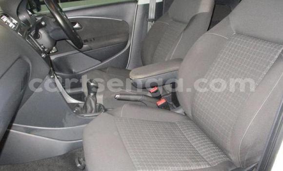 Nunua Ilio tumika Volkswagen Polo White Gari ndani ya Manzini nchini Manzini Nunua Ilio tumika Volkswagen Polo White Gari ndani ya Manzini nchini Manzini