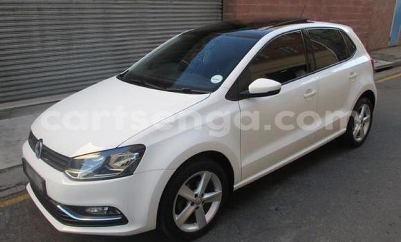 Nunua Ilio tumika Volkswagen Polo White Gari ndani ya Manzini nchini Manzini Nunua Ilio tumika Volkswagen Polo White Gari ndani ya Manzini nchini Manzini