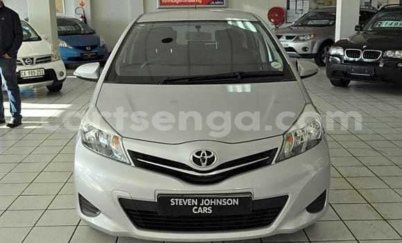 Nunua Ilio tumika Toyota Yaris White Gari ndani ya Ezulwini nchini Hhohho Nunua Ilio tumika Toyota Yaris White Gari ndani ya Ezulwini nchini Hhohho