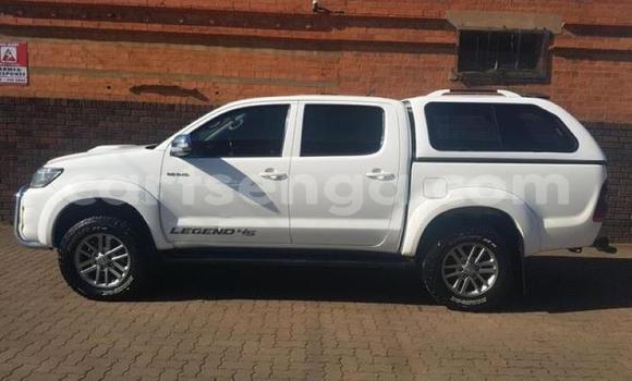 Buy Used Toyota Hilux White Car in Manzini in Manzini Buy Used Toyota Hilux White Car in Manzini in Manzini
