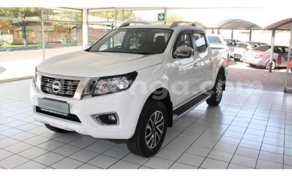 Buy Used Nissan Navara White Car in Simunye in Lubombo District Buy Used Nissan Navara White Car in Simunye in Lubombo District