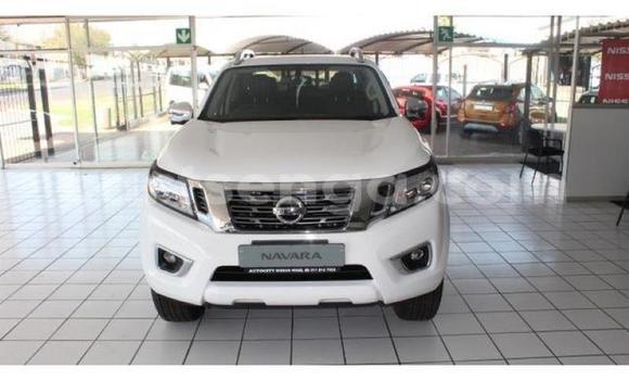 Buy Used Nissan Navara White Car in Simunye in Lubombo District Buy Used Nissan Navara White Car in Simunye in Lubombo District