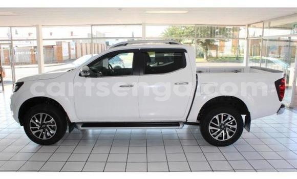 Buy Used Nissan Navara White Car in Simunye in Lubombo District Buy Used Nissan Navara White Car in Simunye in Lubombo District