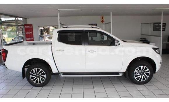 Buy Used Nissan Navara White Car in Simunye in Lubombo District Buy Used Nissan Navara White Car in Simunye in Lubombo District