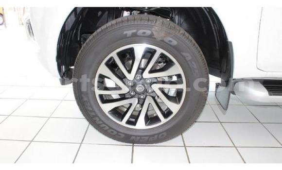 Buy Used Nissan Navara White Car in Simunye in Lubombo District Buy Used Nissan Navara White Car in Simunye in Lubombo District