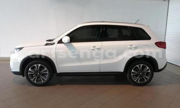 Buy Used Suzuki Vitara White Car in Ngwenya in Hhohho Buy Used Suzuki Vitara White Car in Ngwenya in Hhohho