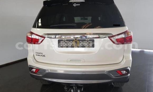 Buy Used Isuzu MU-X White Car in Big Bend in Lubombo District Buy Used Isuzu MU-X White Car in Big Bend in Lubombo District