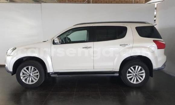 Buy Used Isuzu MU-X White Car in Big Bend in Lubombo District Buy Used Isuzu MU-X White Car in Big Bend in Lubombo District
