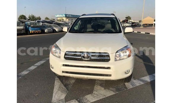 Buy Import Toyota 4Runner White Car in Import - Dubai in Hhohho Buy Import Toyota 4Runner White Car in Import - Dubai in Hhohho