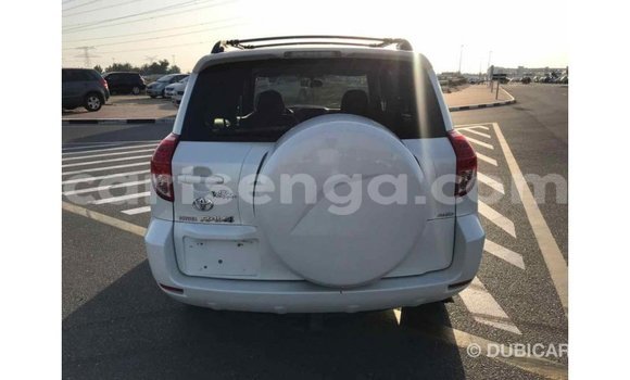Buy Import Toyota 4Runner White Car in Import - Dubai in Hhohho Buy Import Toyota 4Runner White Car in Import - Dubai in Hhohho