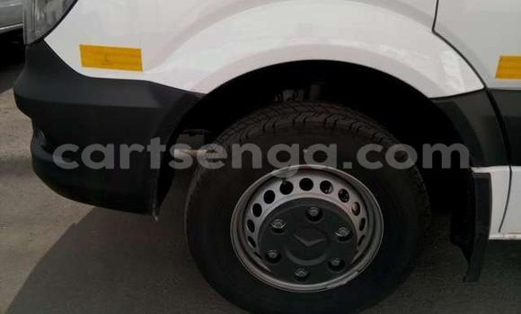 Buy Used Mercedes‒Benz Sprinter White Truck in Ezulwini in Hhohho Buy Used Mercedes‒Benz Sprinter White Truck in Ezulwini in Hhohho